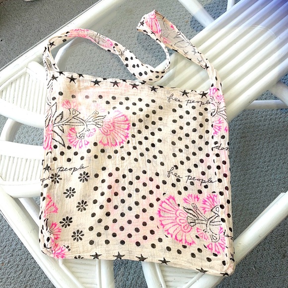 Free People Print Hobo Tote - Picture 1 of 6